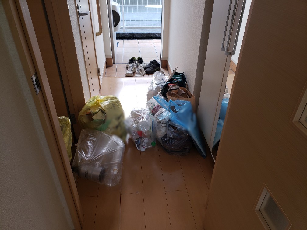 豊田市【不用品回収】靴、衣類、家電、ゴミ袋の作業前