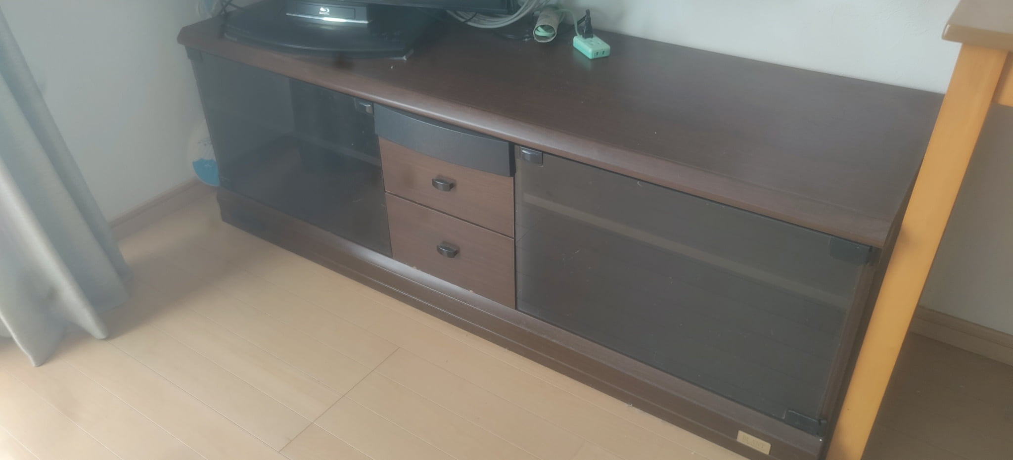 岩倉市【不用品回収】テレビボードの作業前
